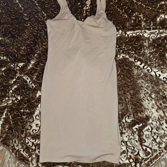 New Ruby Ribbon Nude Colored Shapewear Cami - Picture 1 of 4